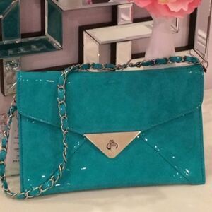 🎉1 hr sale🎉Cache clutch 👛